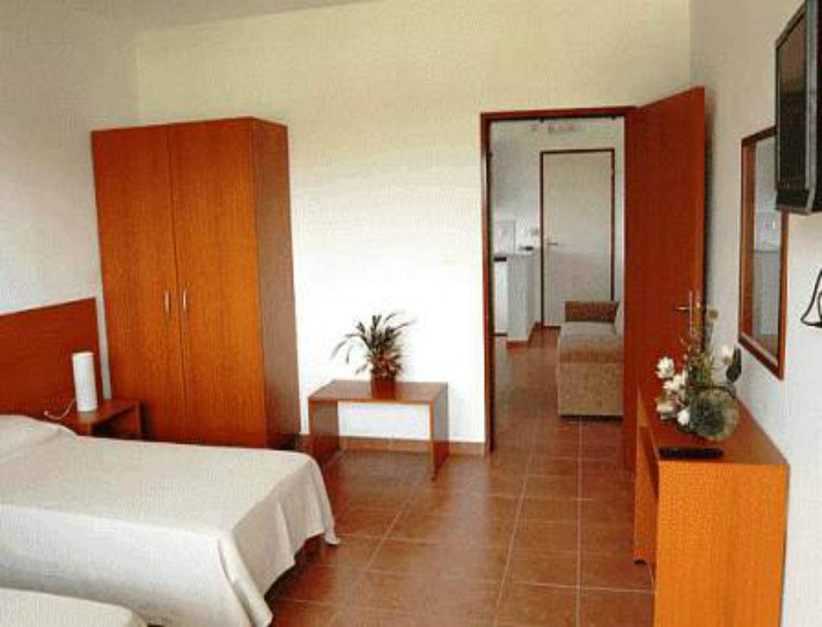 Aparthotel Helena Christina 3*