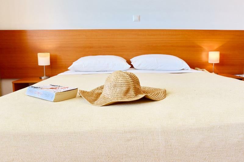 Helena Christina Aparthotel 3*